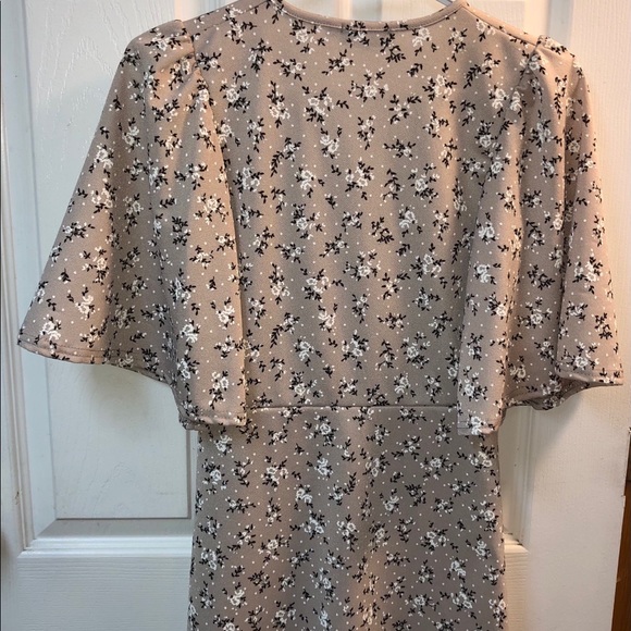 Pretty Little Thing Dress - Picture 5 of 10